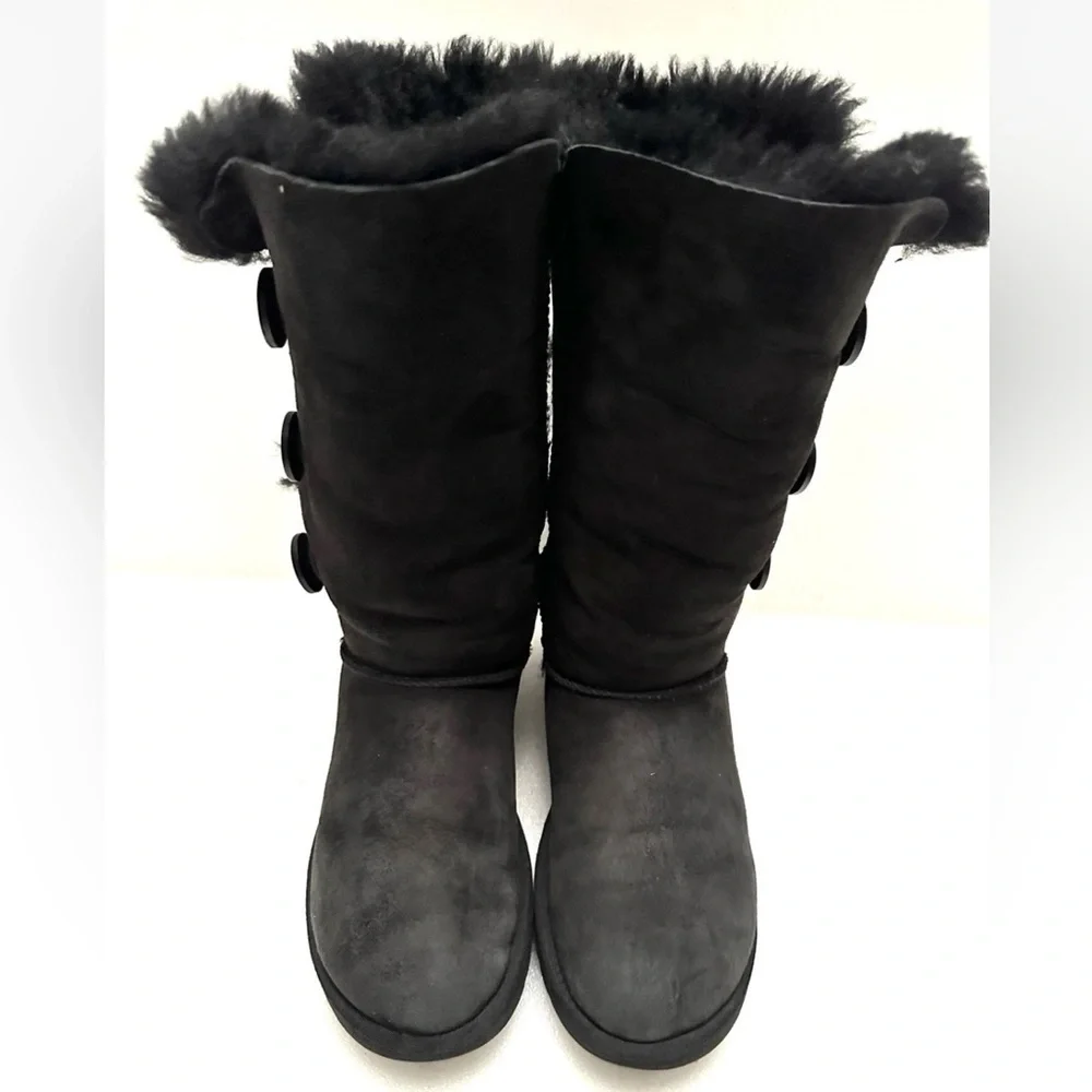 UGG Boots Women SIZE 7 Bailey Button Triplet II Shearling Black Leather CLEAN!!